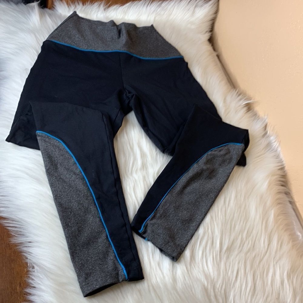 Liquido Black & Gray Leggings Size Medium - Picture 3 of 10